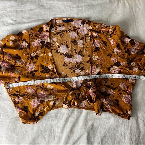 AE Boho Orange Floral Tie Front Crop Top Size L - Picture 9 of 13